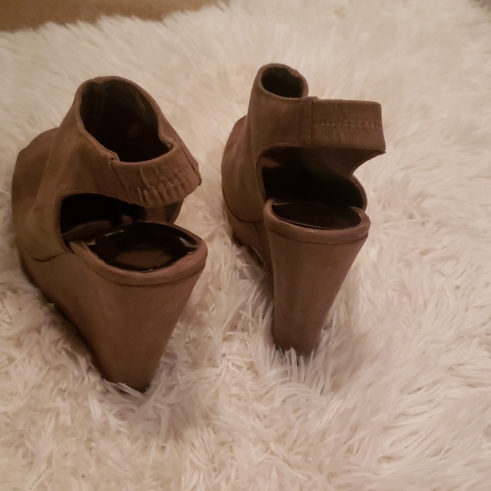 Wedges - Picture 3 of 3